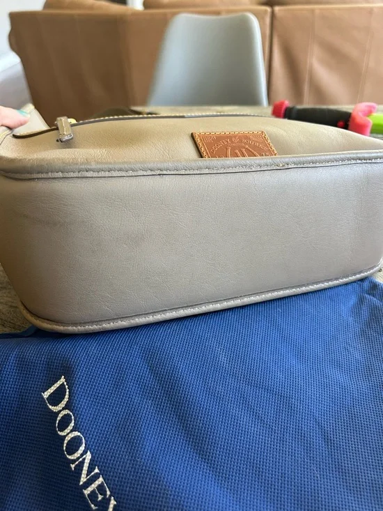 NWOT Dooney & Bourke Western Horseshoe Large Florentine Hobo Bag Taupe - Picture 8 of 11